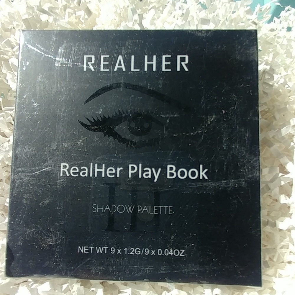 NWT, REAL HER Green Beauty Eyeshadow Palette III